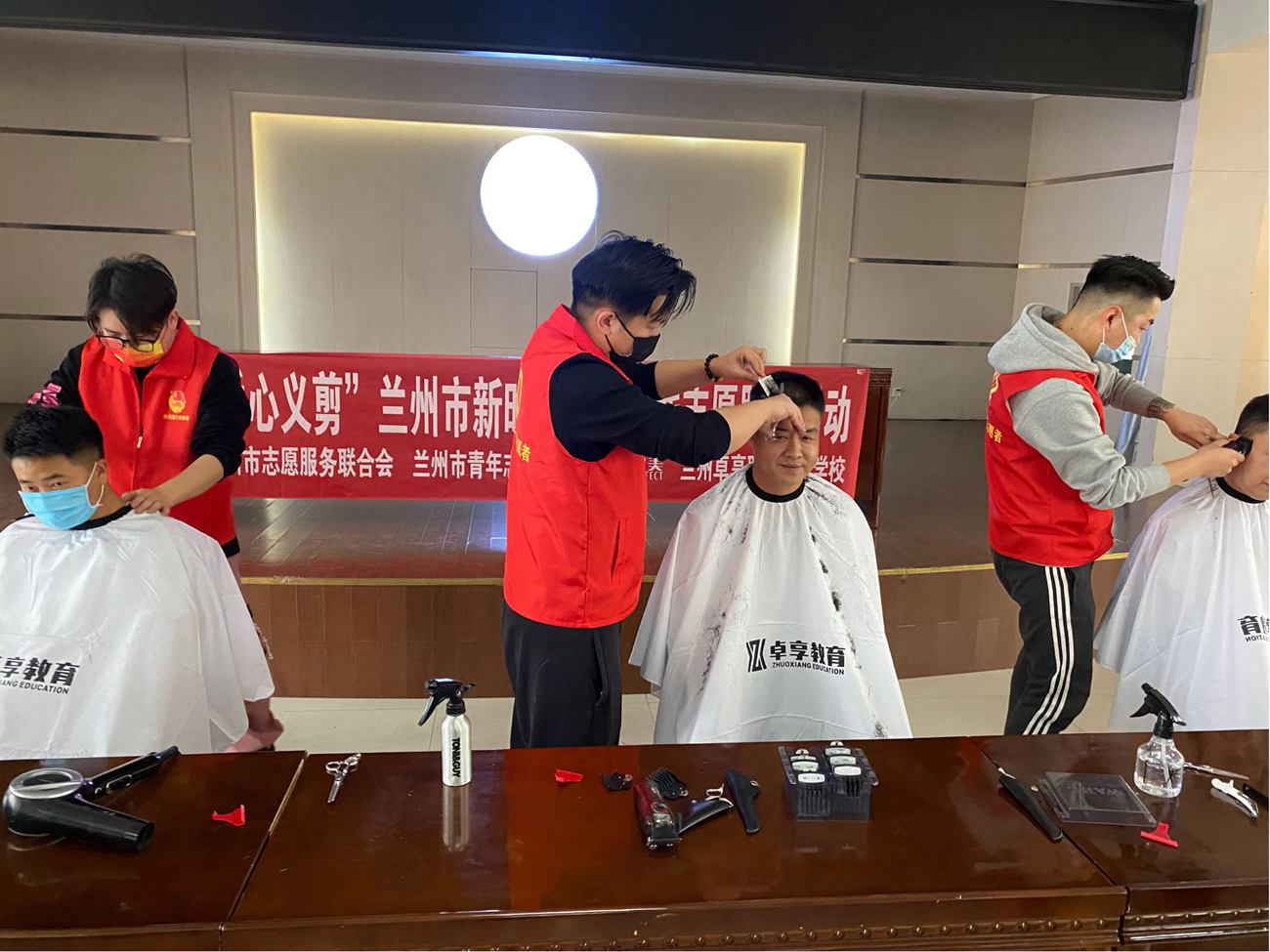 同心抗疫，致敬英雄！兰州卓享职业培训学校在行动（四）