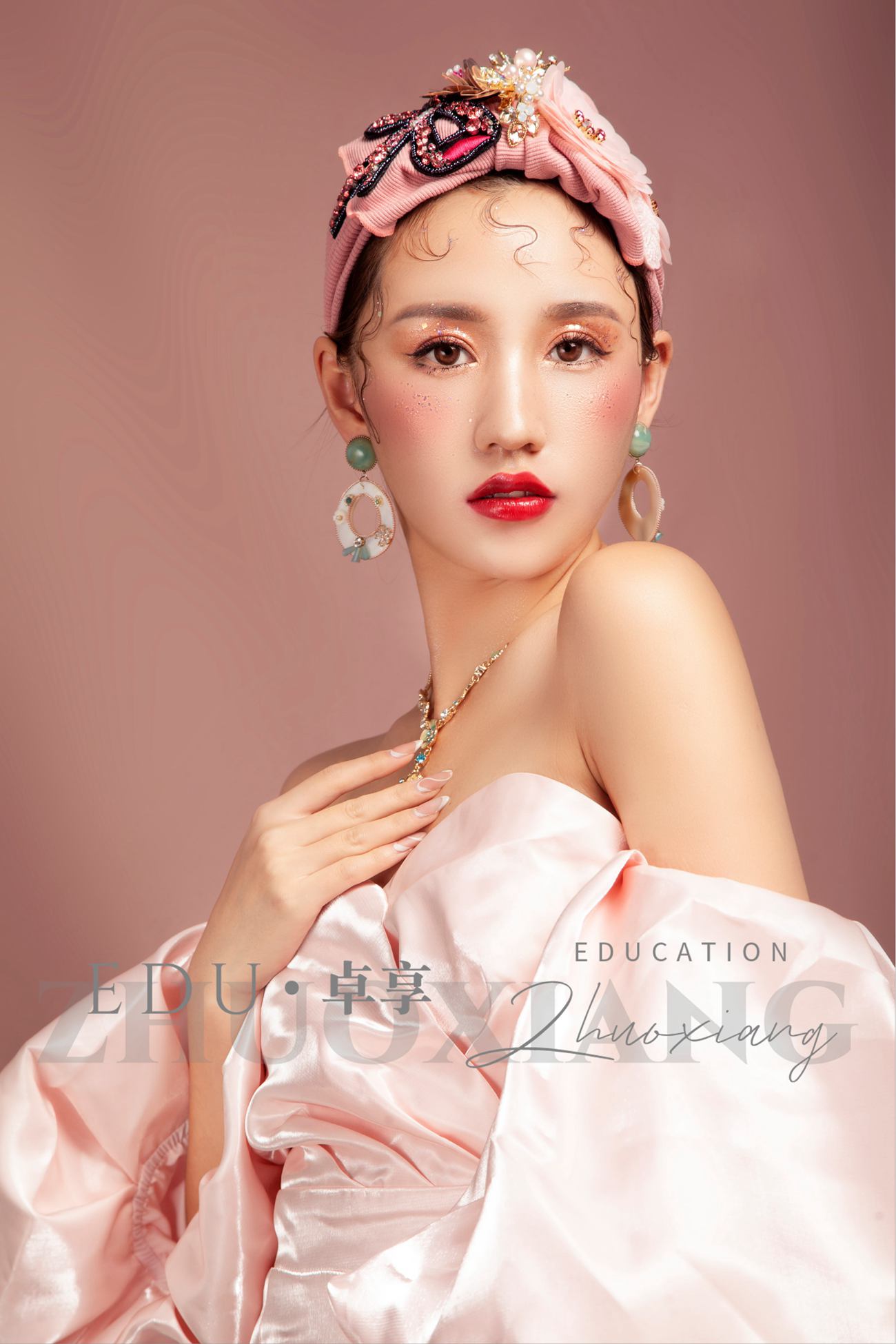 兰州化妆美发学校卓享教育巴洛克风格新娘造型