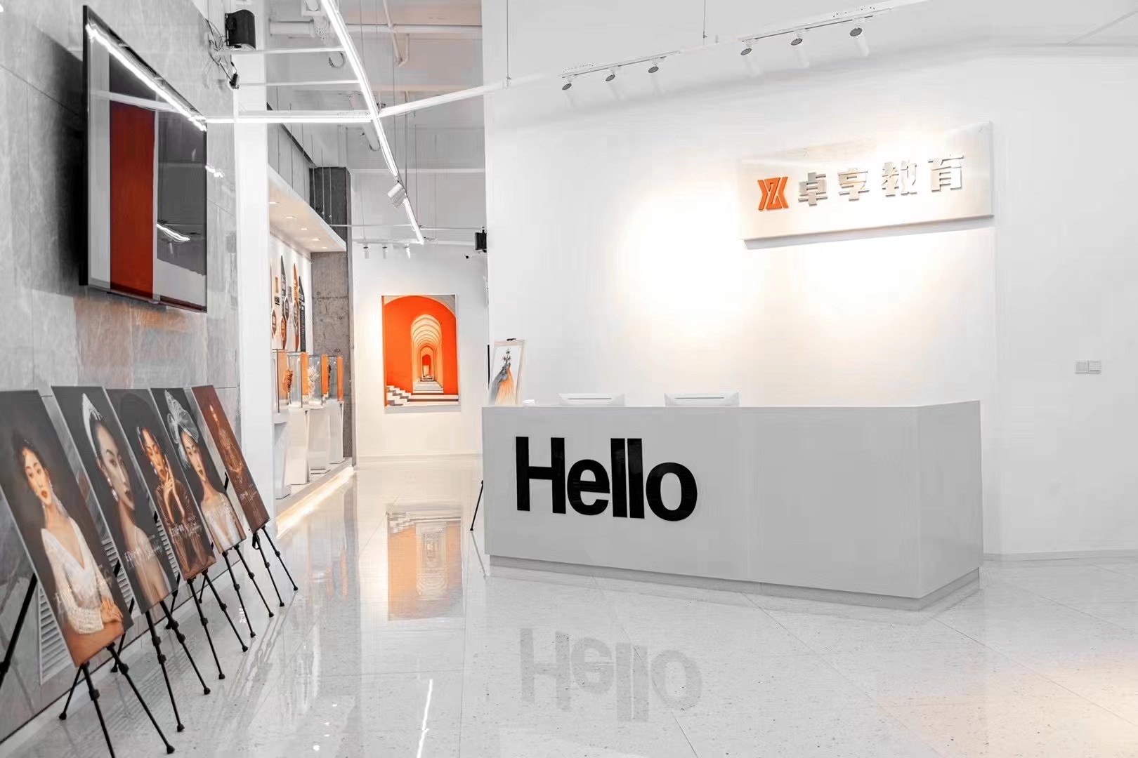 兰州化妆美发学校卓享教育美甲学员毕业