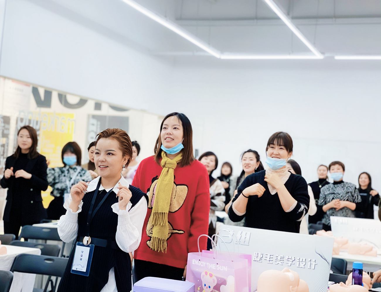 兰州卓享职业培训学校————《美睫美学设计》课程 圆满毕业！