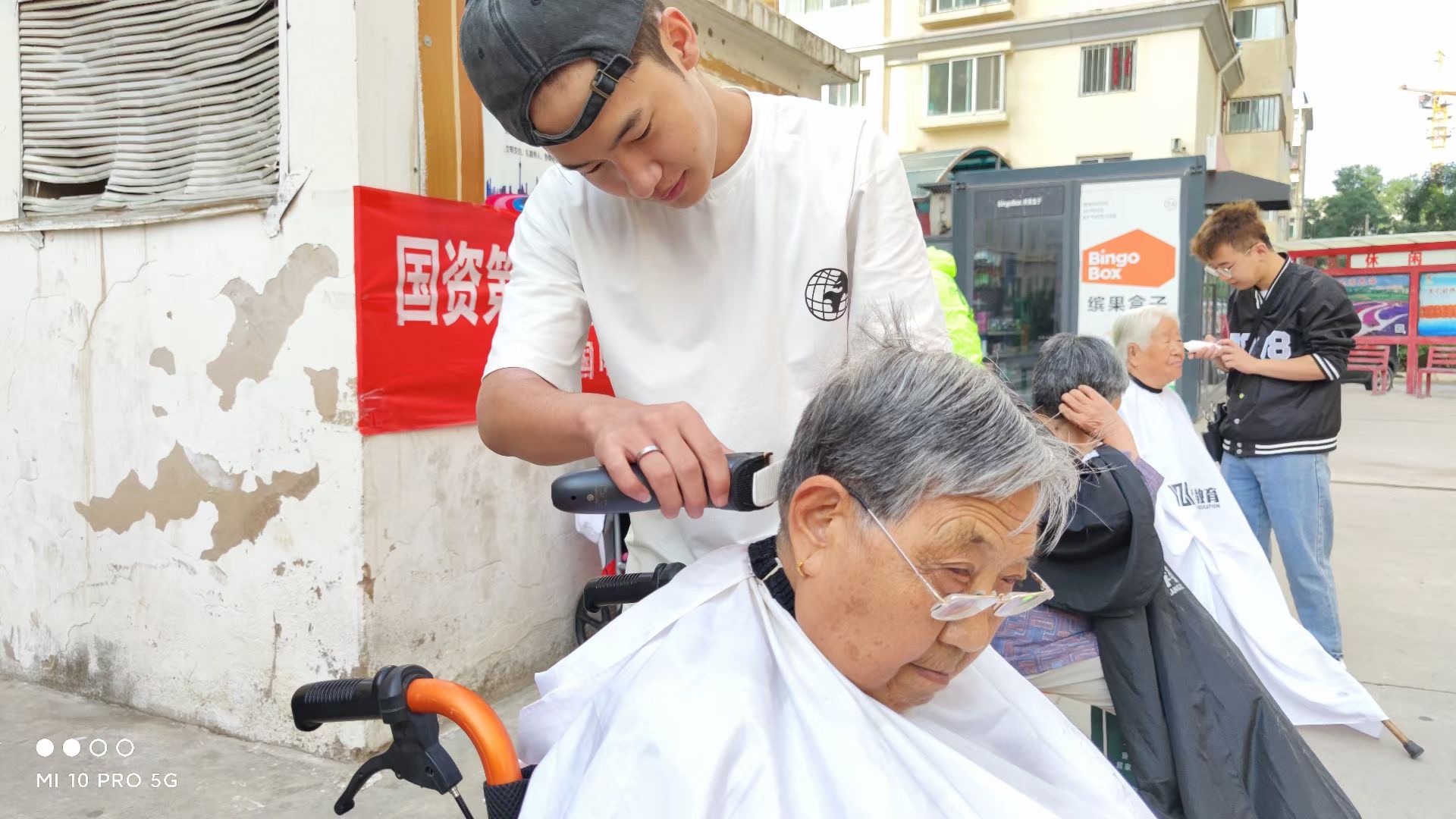 兰州卓享教育不忘初心，爱心义剪