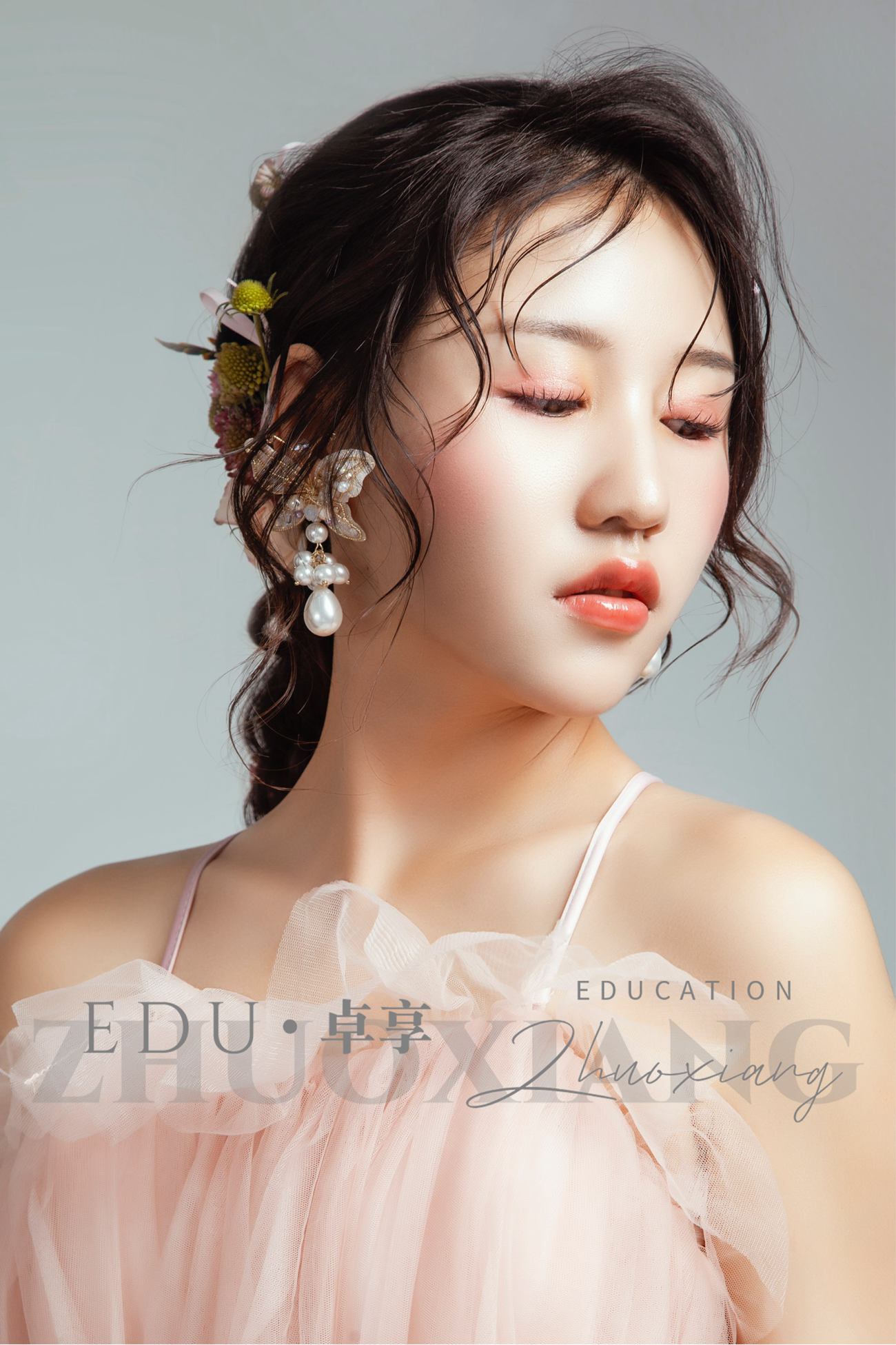 兰州化妆美发学校卓享教育花漾森系鲜花造型